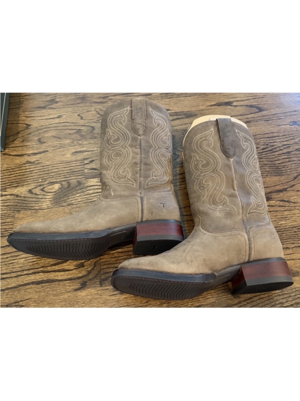 Brand new beautiful boots - Picture 7 of 8